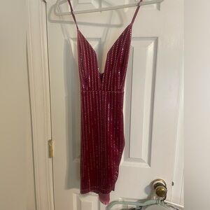 FOREVER 21 - magenta velvet dress with sequins - size small - never warn